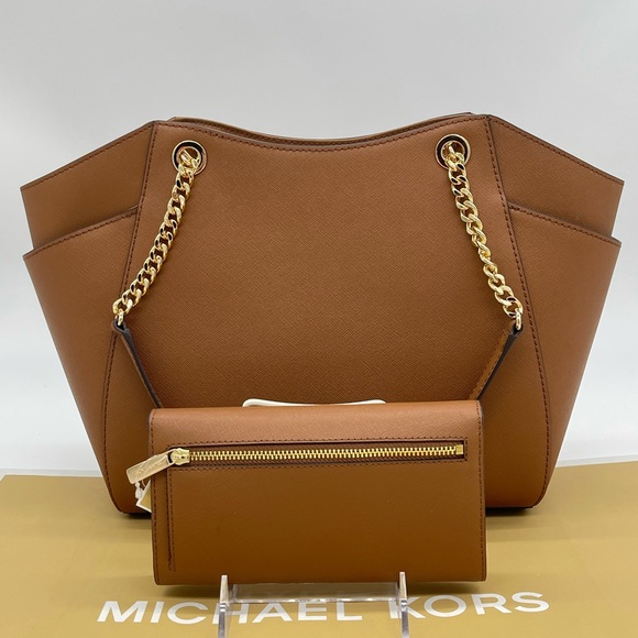 Michael Kors LG Chain Tote & Trifold Wallet - Picture 5 of 13